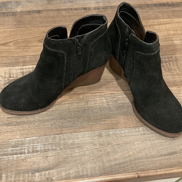 VGUC Black Suede Lucky Brand Zoila wedge bootie suede boots Size 5M - Picture 5 of 8